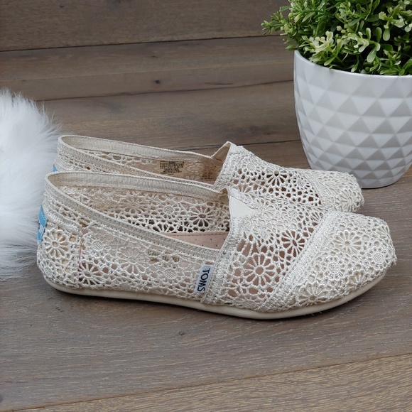 white crochet toms